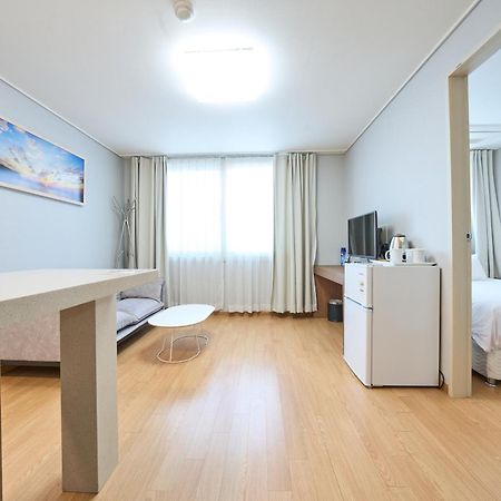 Pampas Hotel Jeju Bagian luar foto