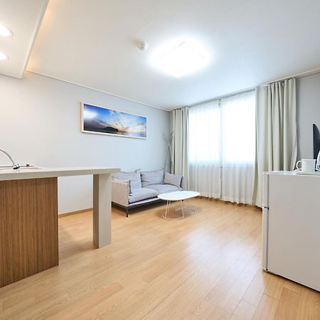 Pampas Hotel Jeju Bagian luar foto