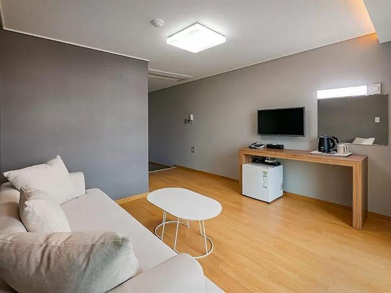 Pampas Hotel Jeju Bagian luar foto