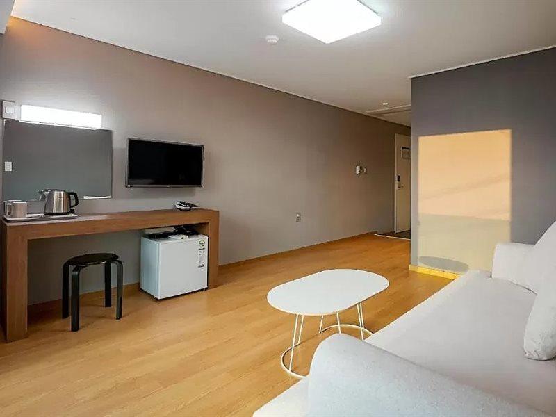 Pampas Hotel Jeju Bagian luar foto
