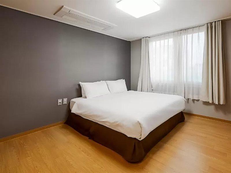 Pampas Hotel Jeju Bagian luar foto