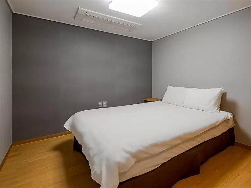 Pampas Hotel Jeju Bagian luar foto