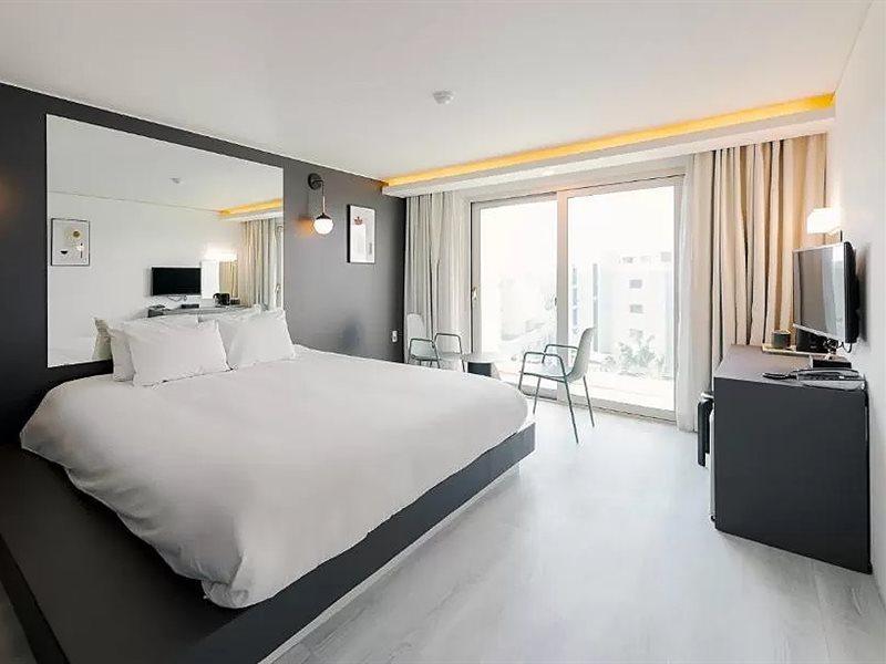 Pampas Hotel Jeju Bagian luar foto