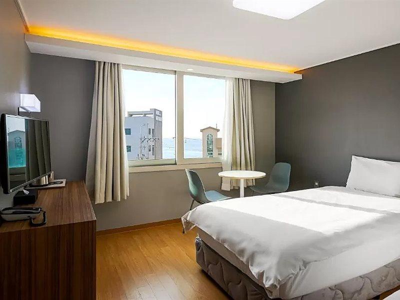 Pampas Hotel Jeju Bagian luar foto