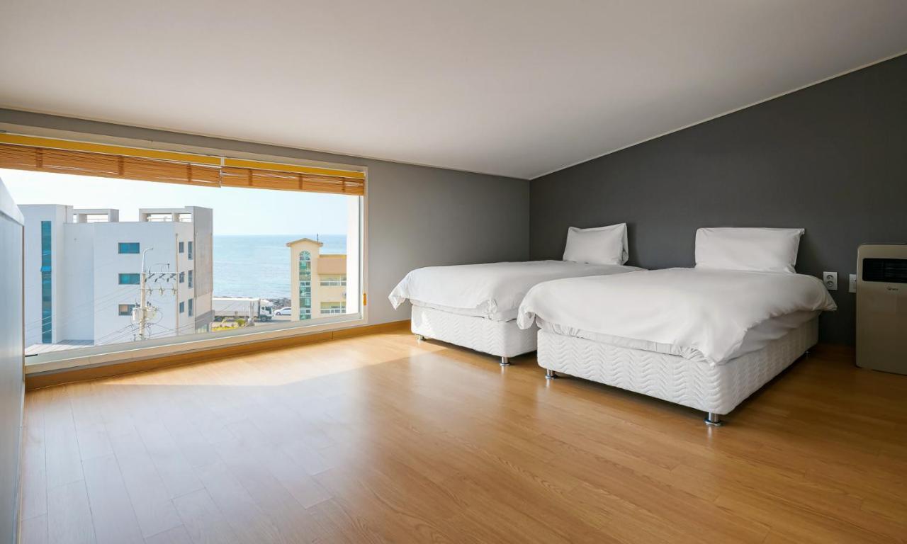Pampas Hotel Jeju Bagian luar foto