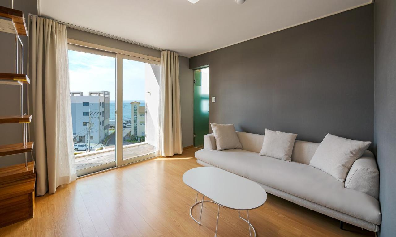 Pampas Hotel Jeju Bagian luar foto