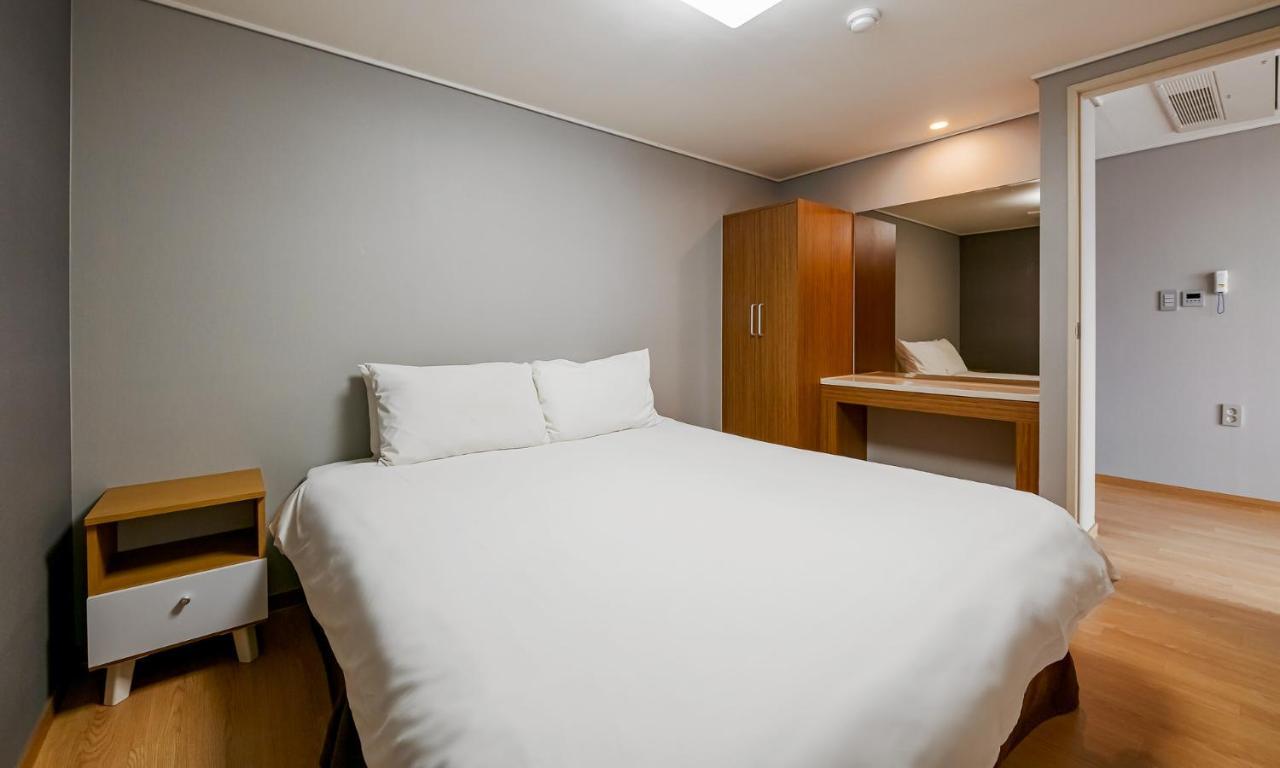 Pampas Hotel Jeju Bagian luar foto