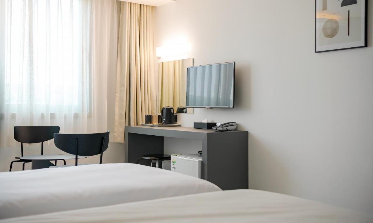 Pampas Hotel Jeju Bagian luar foto