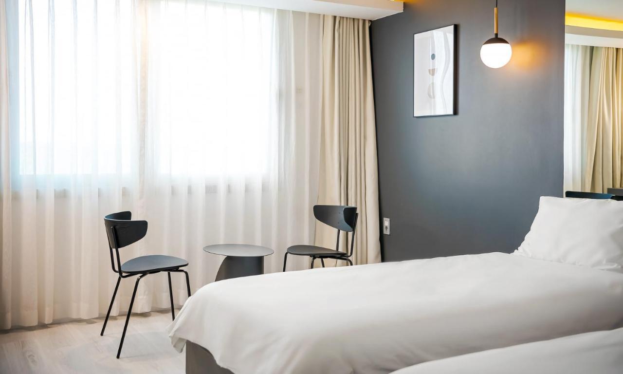 Pampas Hotel Jeju Bagian luar foto
