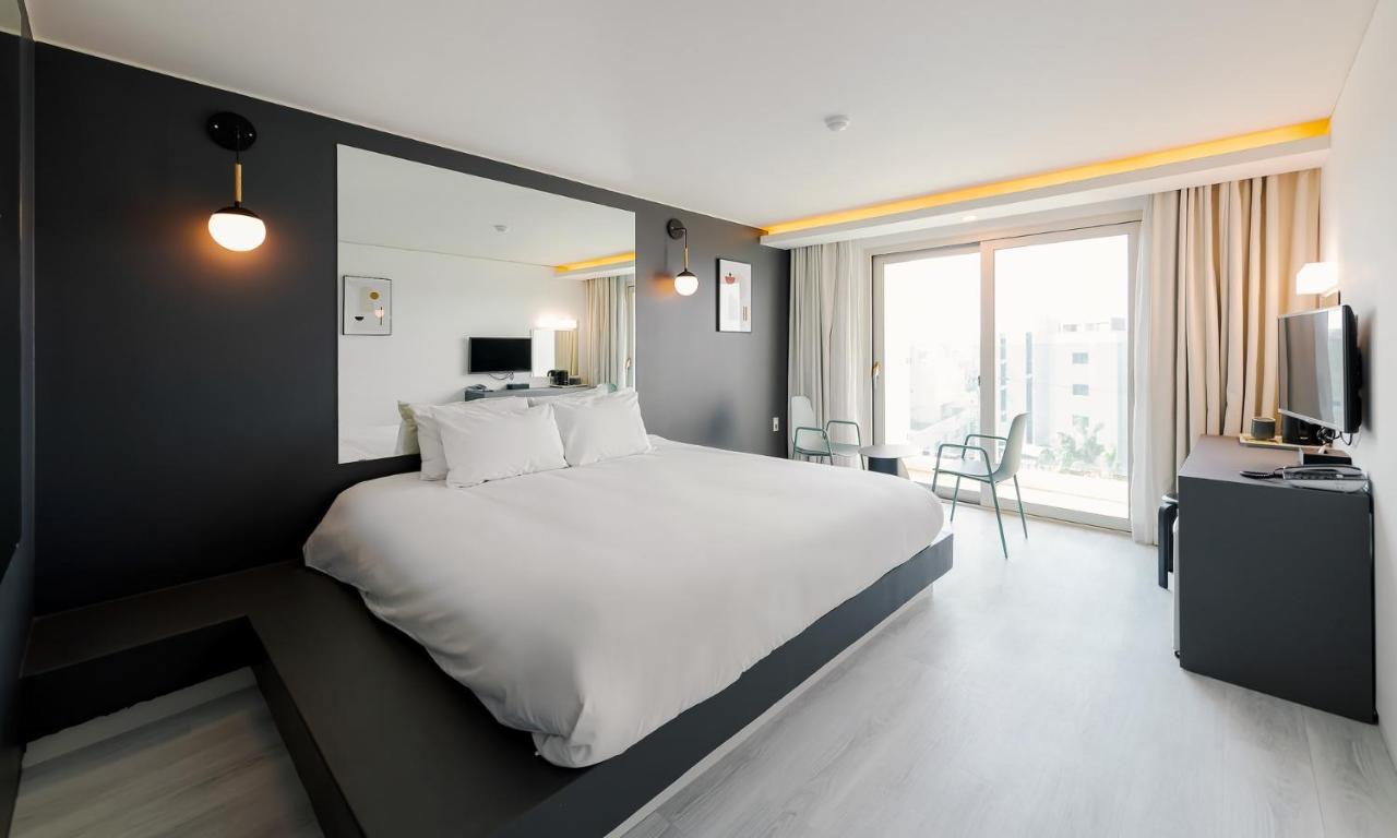 Pampas Hotel Jeju Bagian luar foto