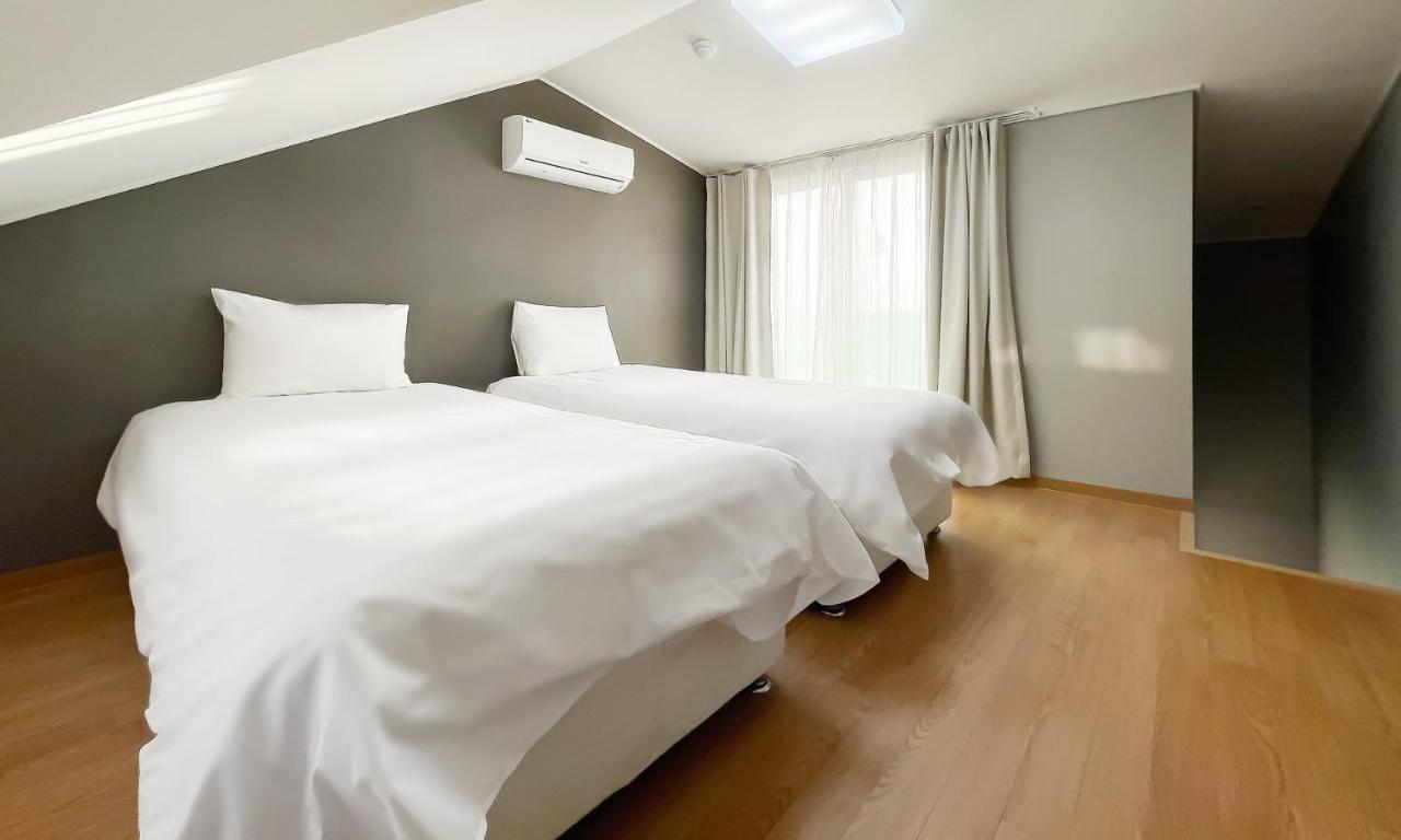 Pampas Hotel Jeju Bagian luar foto