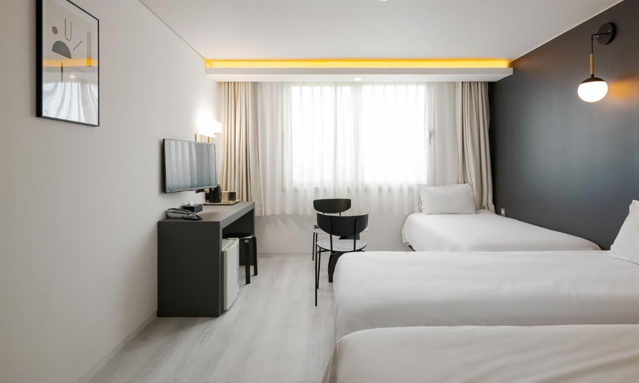 Pampas Hotel Jeju Bagian luar foto