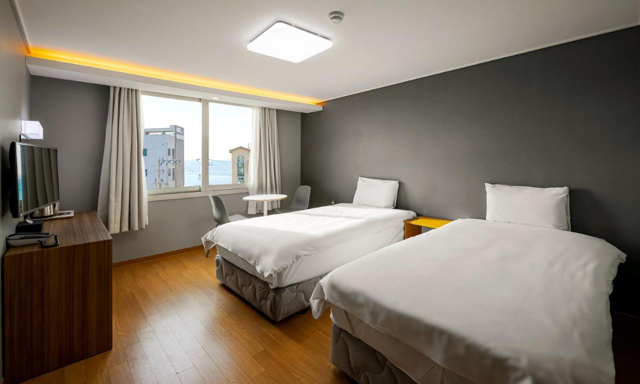 Pampas Hotel Jeju Bagian luar foto