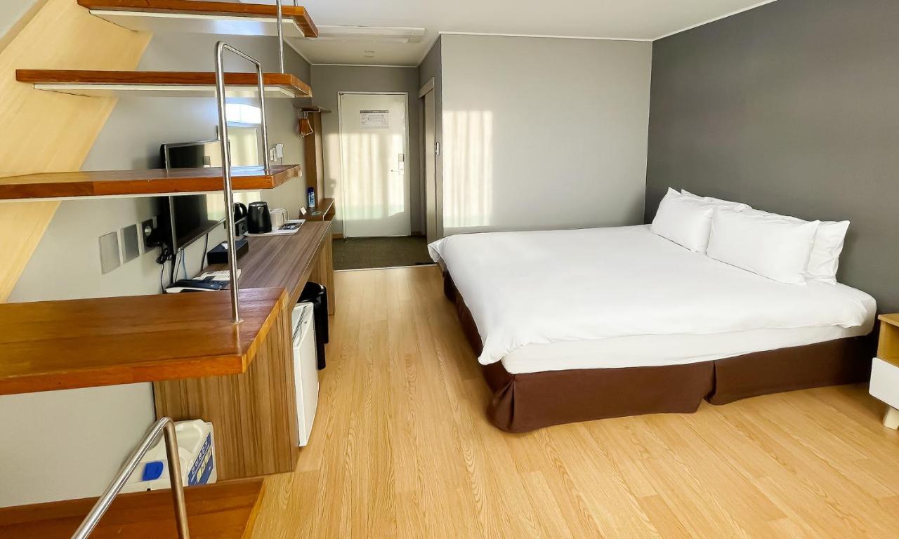 Pampas Hotel Jeju Bagian luar foto