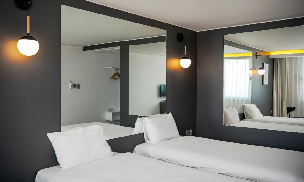Pampas Hotel Jeju Bagian luar foto