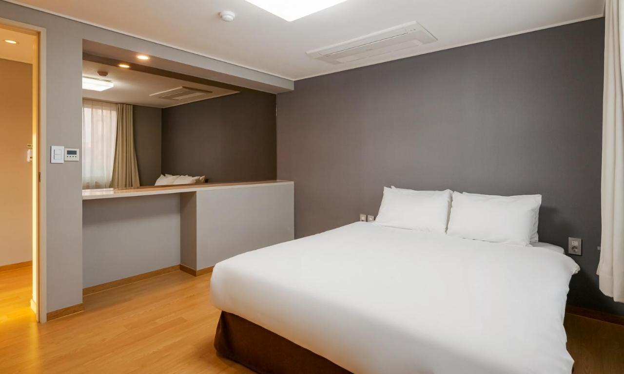 Pampas Hotel Jeju Bagian luar foto