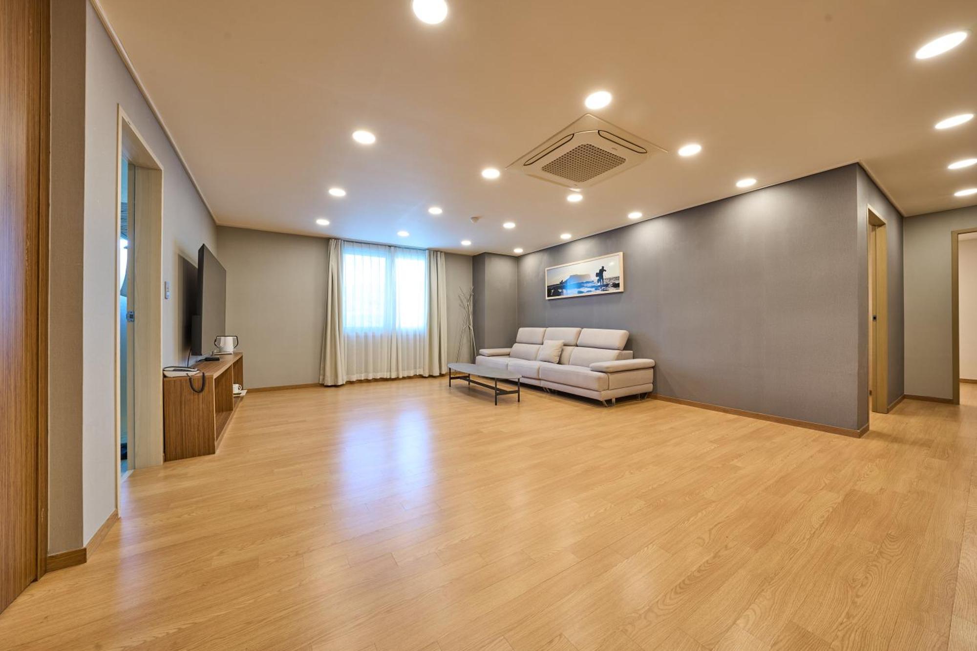 Pampas Hotel Jeju Bagian luar foto