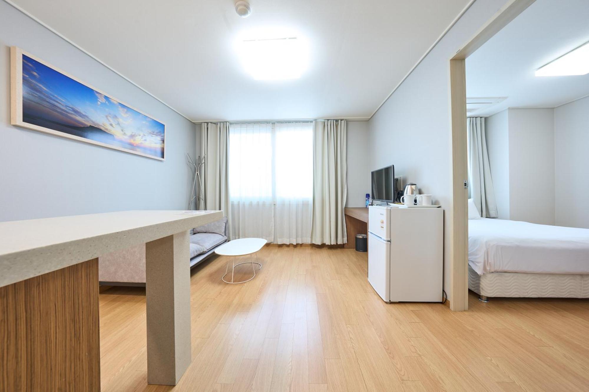 Pampas Hotel Jeju Bagian luar foto