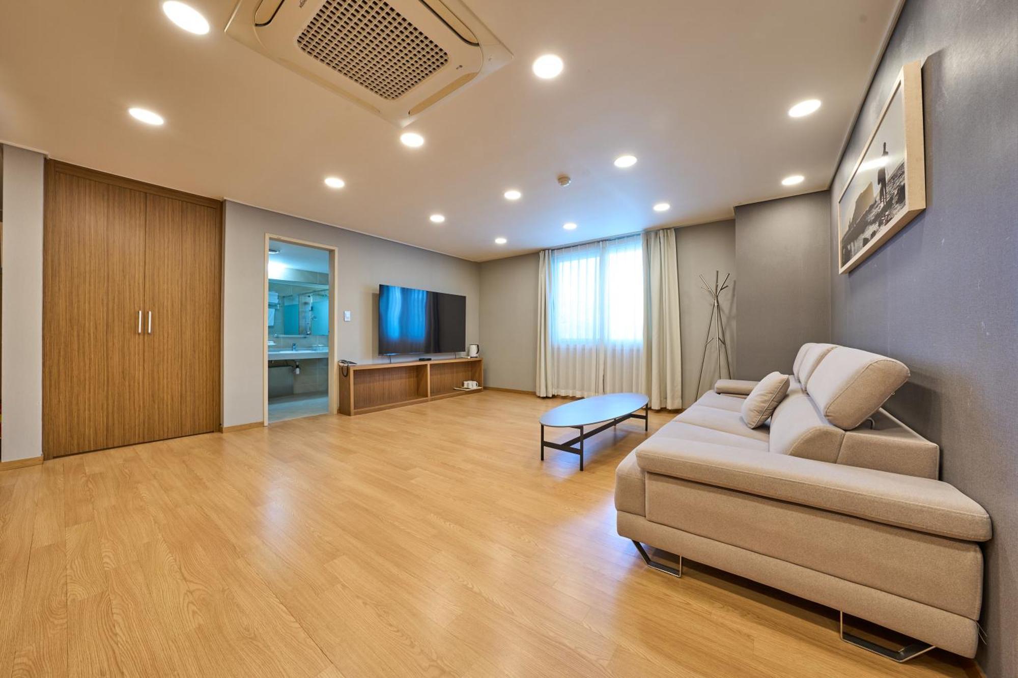 Pampas Hotel Jeju Bagian luar foto